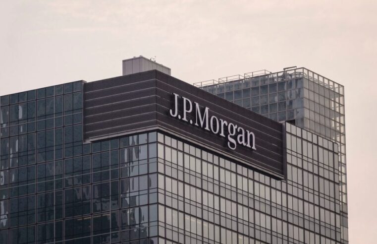 JPMorgan Summer Reading List Highlights Books Popular With Wealthy Readers in 2026